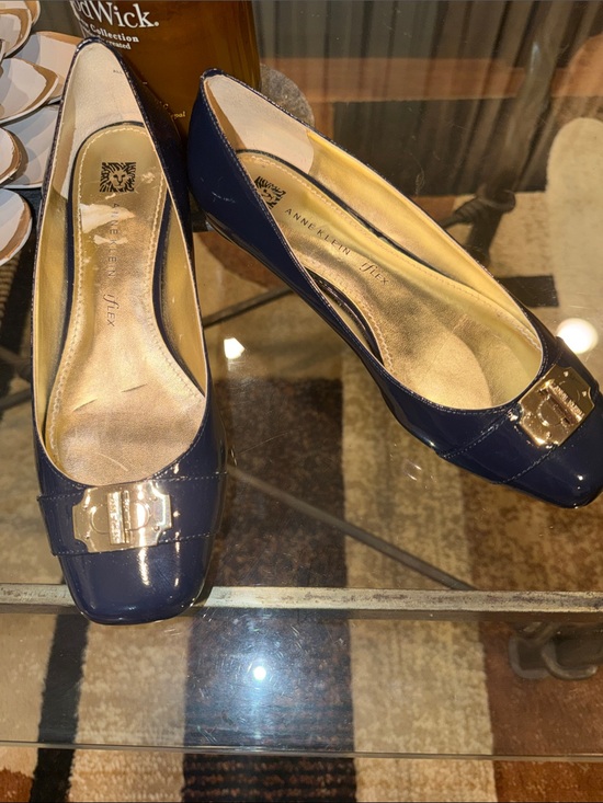 Anne Klein Shoes - Anne Klein Iflex Navy Patent Shoes 7.5 with Gold Buckle
